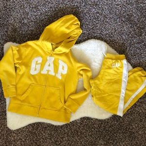 Girls Gap Sweats Outfit